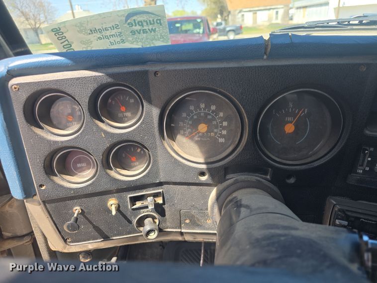 image for item DO7896 1976 Chevrolet  K10 pickup truck