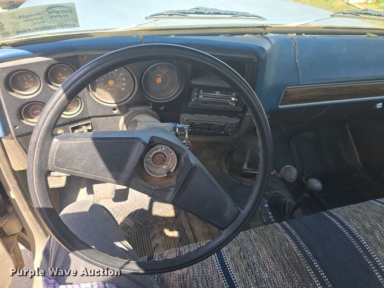 image for item DO7896 1976 Chevrolet  K10 pickup truck