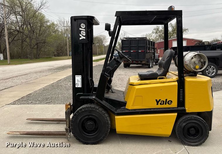 image for item DS4255 Yale forklift
