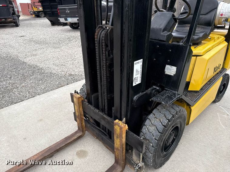 image for item DS4255 Yale forklift