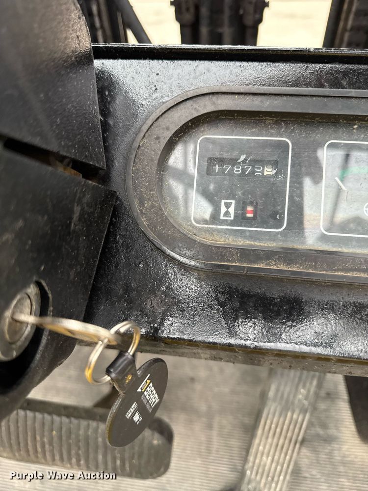 image for item DS4255 Yale forklift