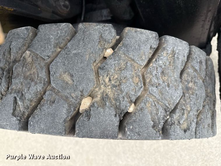 image for item DS4255 Yale forklift