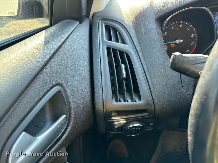 image for item DS4256 2013 Ford Focus SE 