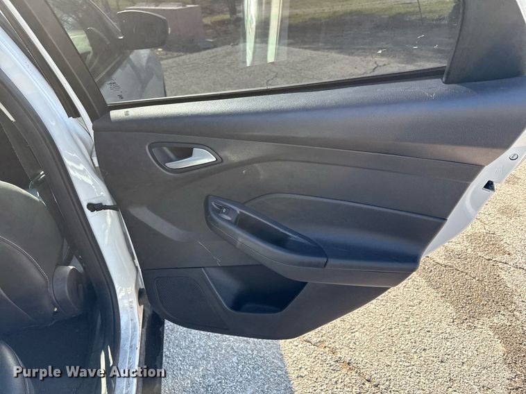 image for item DS4256 2013 Ford Focus SE 