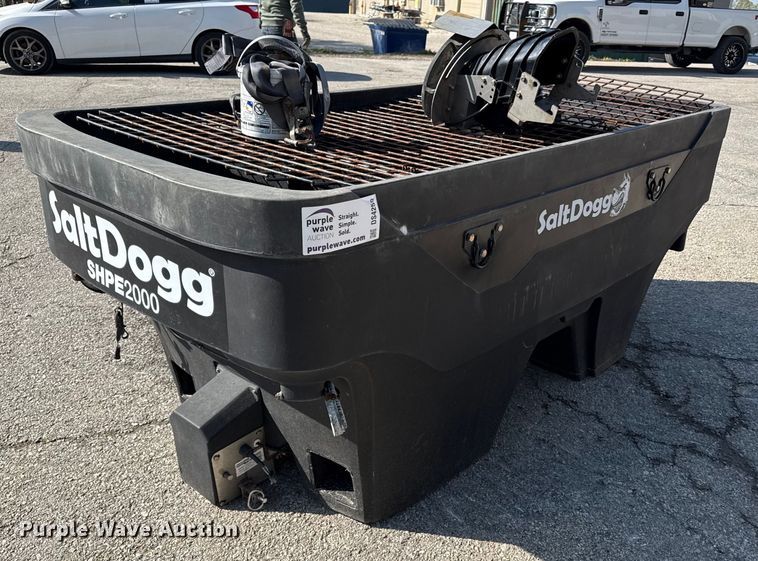 image for item DS4259 SaltDogg SHPE2000 spreader