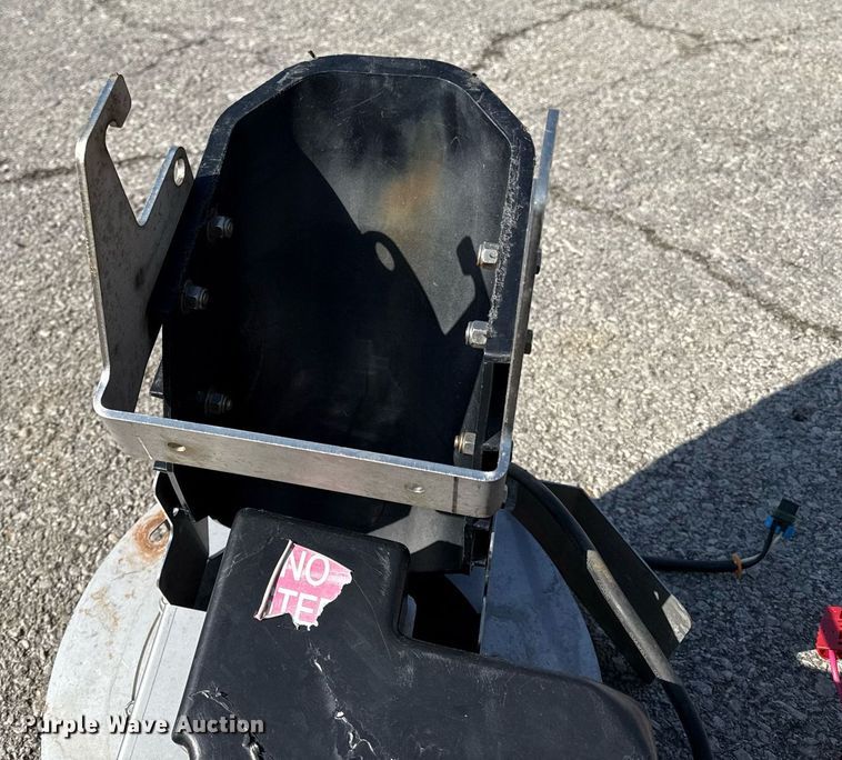 image for item DS4259 SaltDogg SHPE2000 spreader