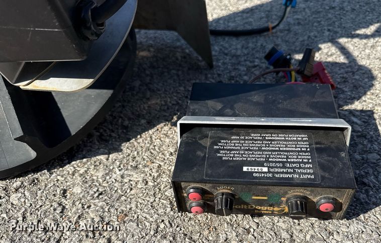 image for item DS4259 SaltDogg SHPE2000 spreader