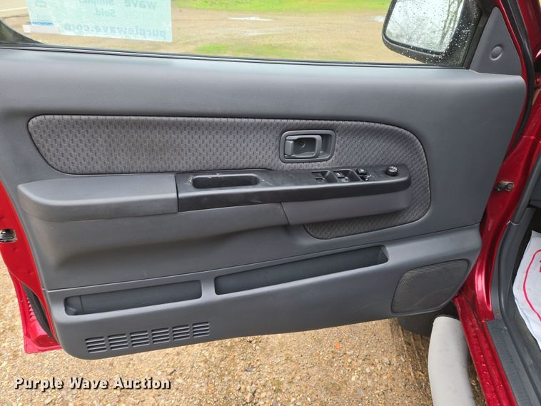 image for item DS5372 2003 Nissan XTerra SUV