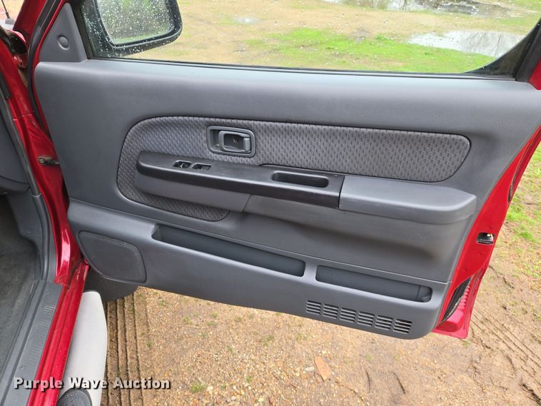 image for item DS5372 2003 Nissan XTerra SUV