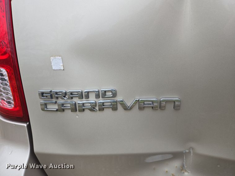 image for item DS5373 2013 Dodge Grand Caravan van