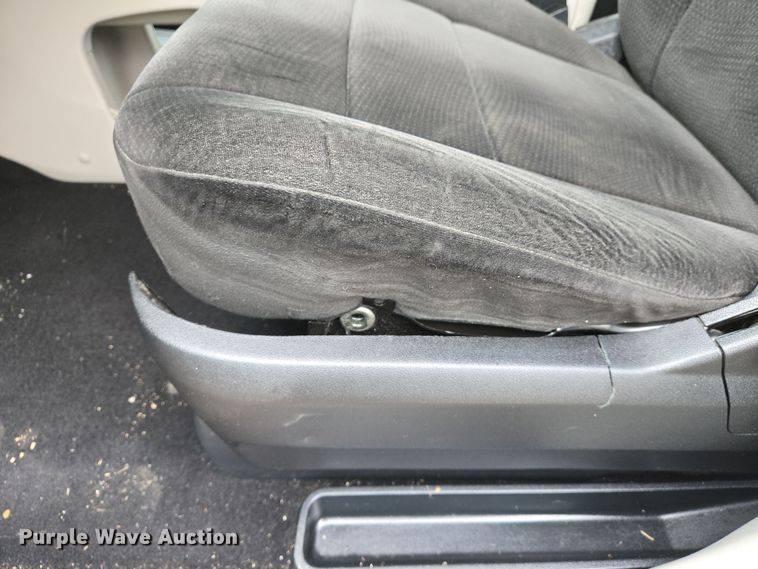 image for item DS5373 2013 Dodge Grand Caravan van