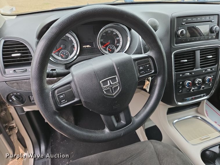 image for item DS5373 2013 Dodge Grand Caravan van