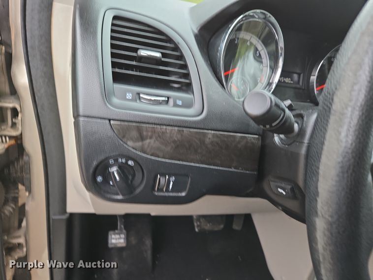 image for item DS5373 2013 Dodge Grand Caravan van