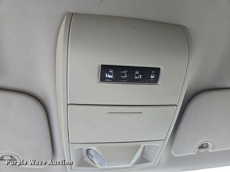 image for item DS5373 2013 Dodge Grand Caravan van