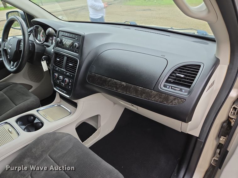 image for item DS5373 2013 Dodge Grand Caravan van