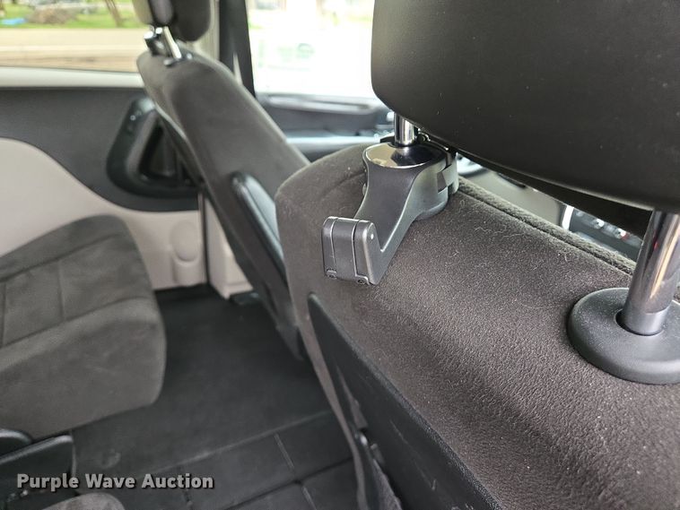 image for item DS5373 2013 Dodge Grand Caravan van