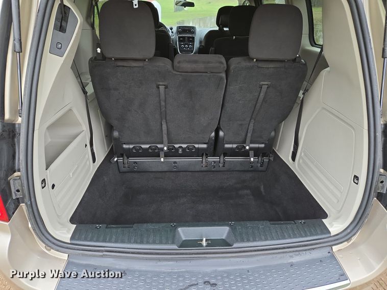 image for item DS5373 2013 Dodge Grand Caravan van
