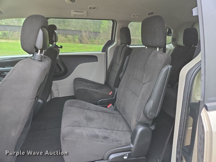 image for item DS5373 2013 Dodge Grand Caravan van