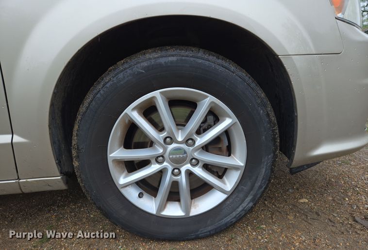 image for item DS5373 2013 Dodge Grand Caravan van