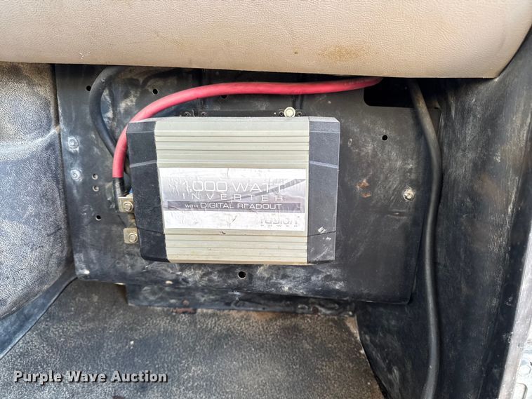 image for item DT0543 2005 Mack CXN613 truck cab and chassis