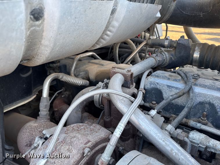 image for item DT0543 2005 Mack CXN613 truck cab and chassis