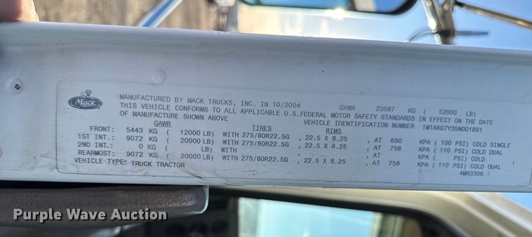 image for item DT0543 2005 Mack CXN613 truck cab and chassis