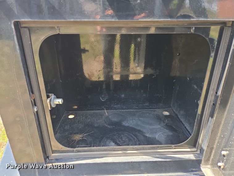 image for item DT4751 2005 Ford F350 Super Duty Crew Cab flatbed pickup truck