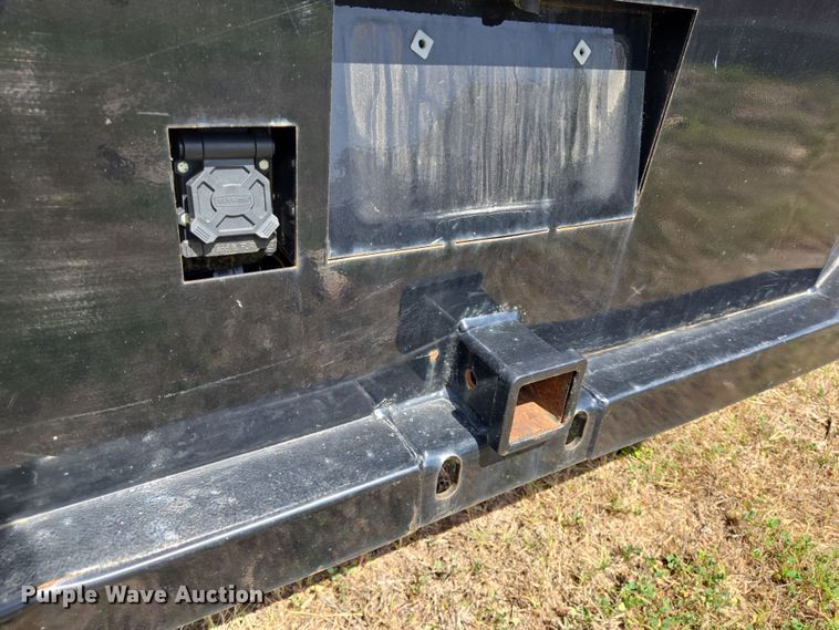 image for item DT4751 2005 Ford F350 Super Duty Crew Cab flatbed pickup truck