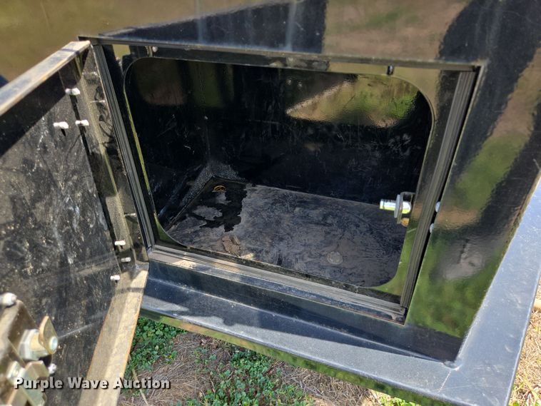 image for item DT4751 2005 Ford F350 Super Duty Crew Cab flatbed pickup truck