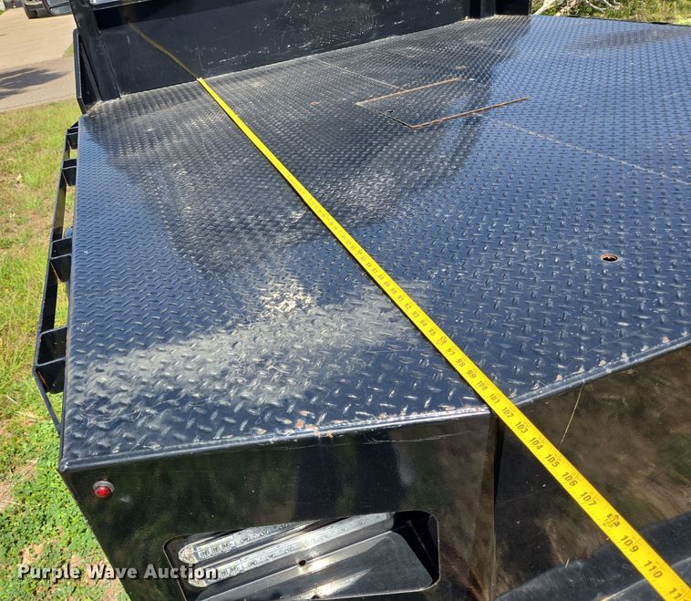 image for item DT4751 2005 Ford F350 Super Duty Crew Cab flatbed pickup truck