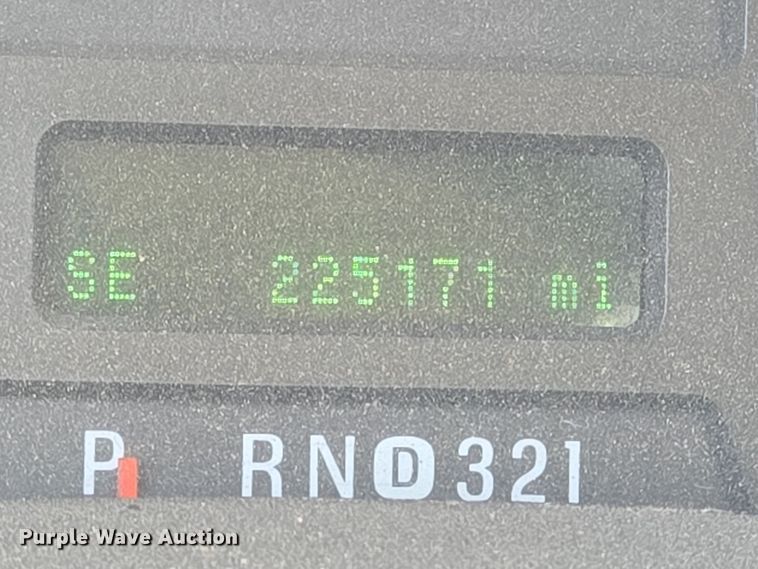 image for item DT4751 2005 Ford F350 Super Duty Crew Cab flatbed pickup truck