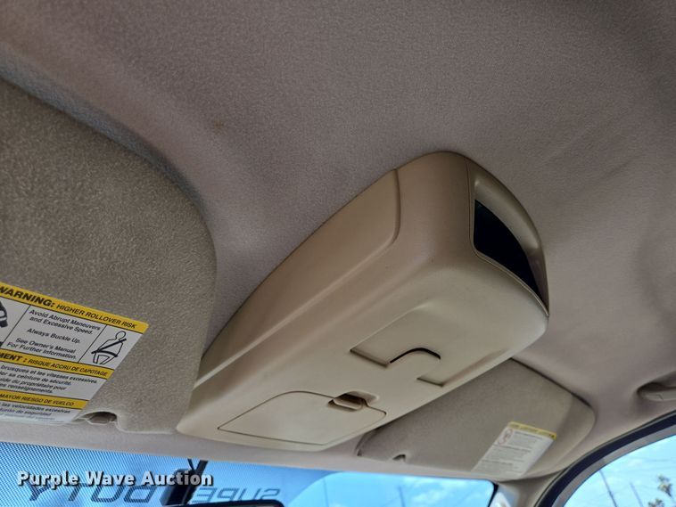 image for item DT4751 2005 Ford F350 Super Duty Crew Cab flatbed pickup truck