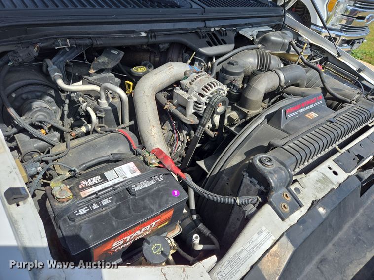 image for item DT4751 2005 Ford F350 Super Duty Crew Cab flatbed pickup truck