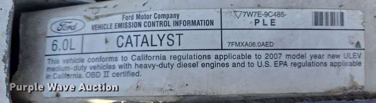 image for item DT4751 2005 Ford F350 Super Duty Crew Cab flatbed pickup truck