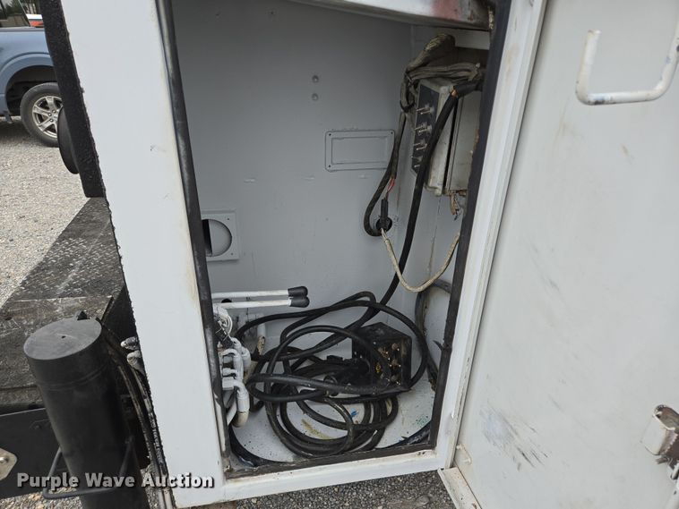 image for item DT4758 2011 Ford F450 Super Duty utility / service truck