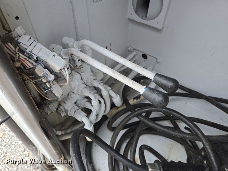 image for item DT4758 2011 Ford F450 Super Duty utility / service truck