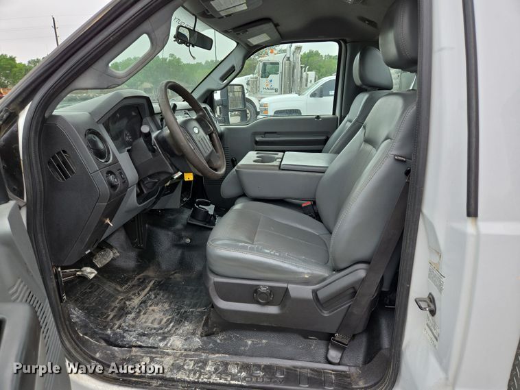 image for item DT4758 2011 Ford F450 Super Duty utility / service truck