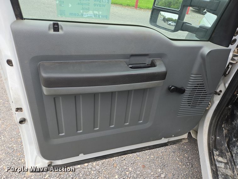 image for item DT4758 2011 Ford F450 Super Duty utility / service truck