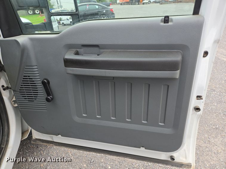 image for item DT4758 2011 Ford F450 Super Duty utility / service truck