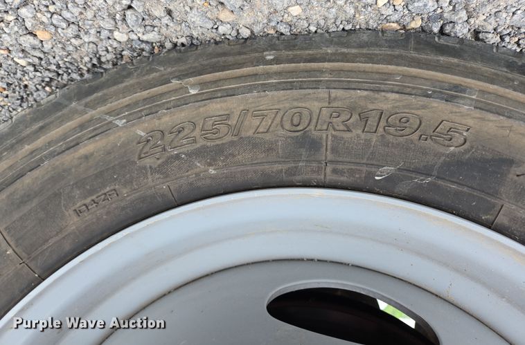 image for item DT4758 2011 Ford F450 Super Duty utility / service truck