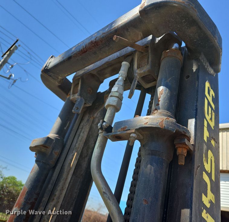 image for item DT4759 2007 Hyster H60 forklift