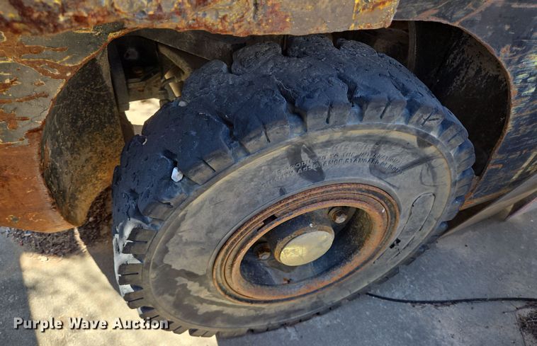 image for item DT4759 2007 Hyster H60 forklift