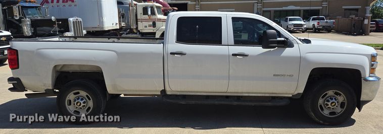 image for item DT4795 2016 Chevrolet Silverado 2500HD Crew Cab pickup truck