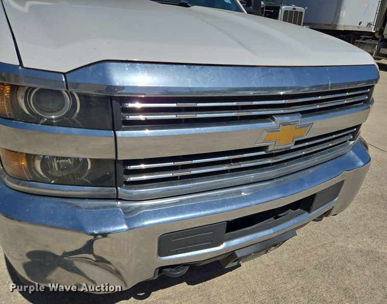 image for item DT4795 2016 Chevrolet Silverado 2500HD Crew Cab pickup truck