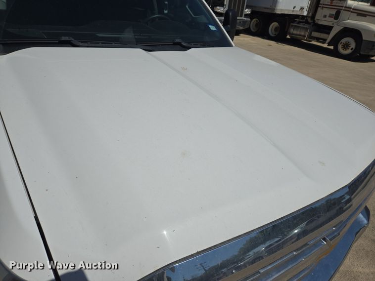 image for item DT4795 2016 Chevrolet Silverado 2500HD Crew Cab pickup truck