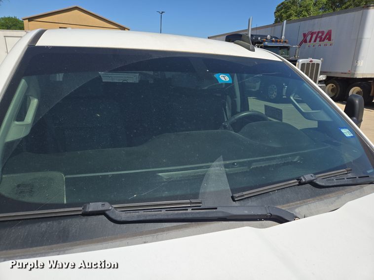 image for item DT4795 2016 Chevrolet Silverado 2500HD Crew Cab pickup truck