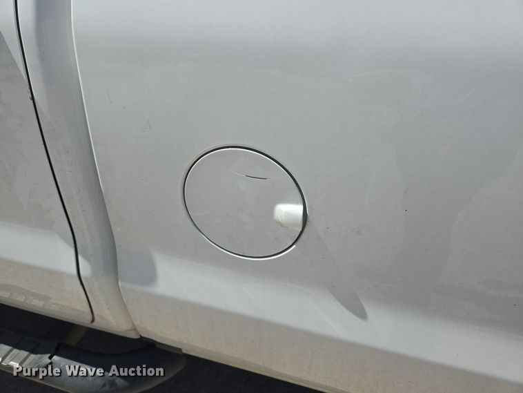 image for item DT4795 2016 Chevrolet Silverado 2500HD Crew Cab pickup truck