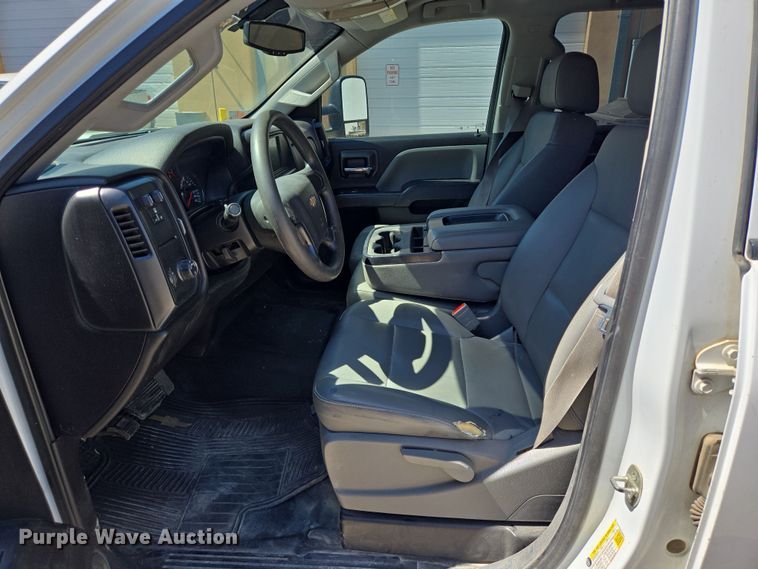 image for item DT4795 2016 Chevrolet Silverado 2500HD Crew Cab pickup truck