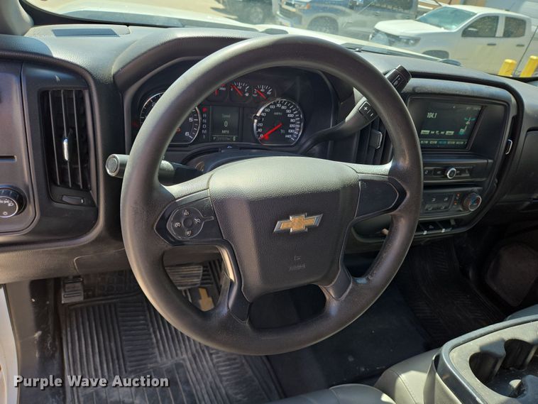 image for item DT4795 2016 Chevrolet Silverado 2500HD Crew Cab pickup truck