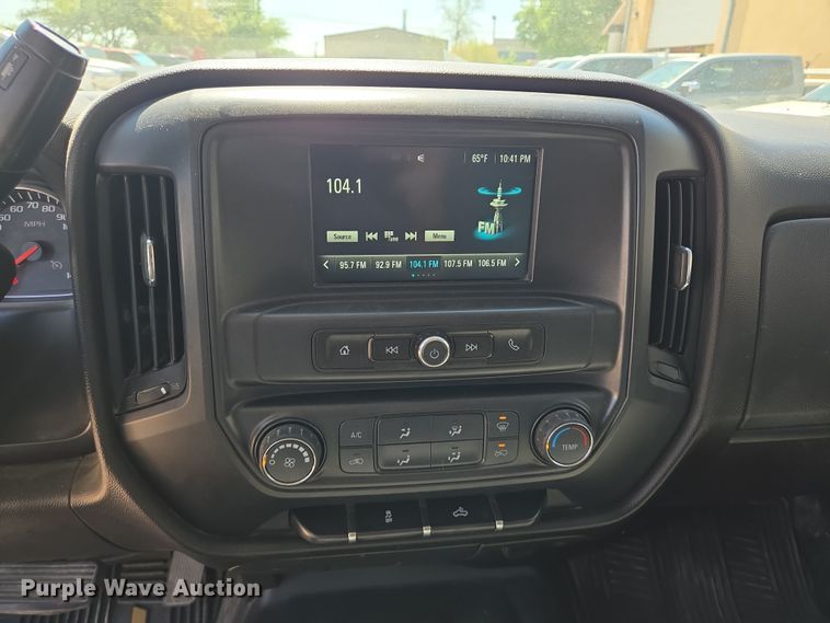 image for item DT4795 2016 Chevrolet Silverado 2500HD Crew Cab pickup truck